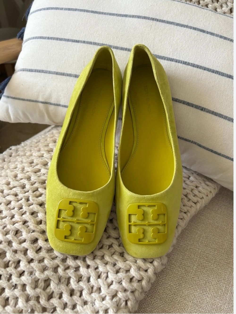 TORY BURCH GEORGIA SQUARE
TOE SUEDE BALLET FLAT IN ISLAND CHARTREUSE size 5 new